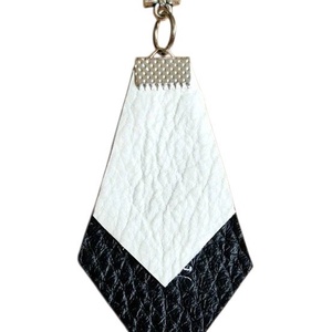Modern bőr ékszerszett � fehér -fekete rombusz, kézműves design - ékszer - ékszerszett - Meska.hu