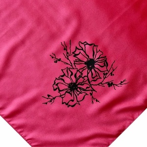 Élénk pink vintage kendő � Minimalista fekete virágmintával a sarkában (70x70cm) - ruha & divat - sál, sapka, kendő - kendő - Meska.hu