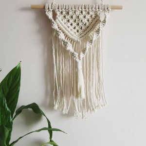 Makramé fali dísz natúr színben - otthon & életmód - dekoráció - fali és függő dekoráció - falra akasztható dekor - Meska.hu