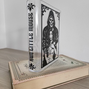 Kézzel készült plexi váza - dark romance rajongó könyvmolyoknak (Haunting Adeline és The Ritual)) - otthon & életmód - dekoráció - virágdísz és tartó - váza - Meska.hu