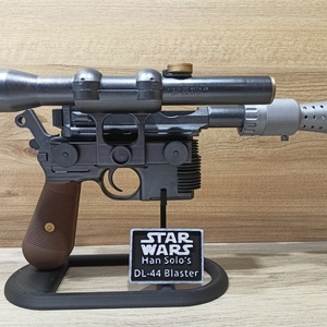 Egyedi 3D nyomtatott Han Solo DL-44 Lézerpisztoly - Két féle kivitelben! Airbrush festéssel, Játék & Sport, Szerepjáték, Festett tárgyak, Mindenmás, MESKA