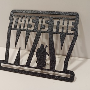 Ez az igaz út  felirat 3D nyomtatott This is the Way  - Mandalori sziluett design felirat - otthon & életmód - dekoráció - asztal és polc dekoráció - könyvszobor - Meska.hu