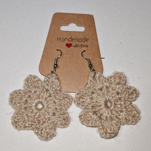 Horgolt virág fülbevaló, Ékszer, Fülbevaló, Lógó fülbevaló, Horgolás, A fülbevaló horgolással készült. Több színben elérhető. Ha nem a képen látható elkészült termékből ..., MESKA