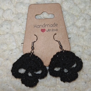 Horgolt koponya fülbevaló - ékszer - fülbevaló - lógó fülbevaló - Meska.hu