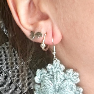 Holdcsipke horgolt fülbevaló - ékszer - fülbevaló - lógó fülbevaló - Meska.hu