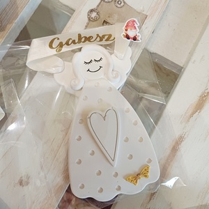 Kerámia angyalka névre szóló szalaggal - karácsony - karácsonyi lakásdekoráció - karácsonyfadíszek - Meska.hu