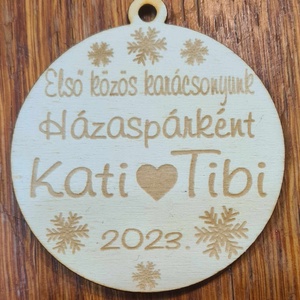 Első közös karácsonyunk házaspárként karácsonyfa díszek , Karácsony, Karácsonyi lakásdekoráció, Karácsonyfadíszek, Gravírozás, pirográfia, MESKA
