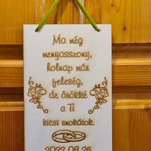 Gravírozott fatábla szülőköszöntő ajándék - esküvő - emlék & ajándék - szülőköszöntő ajándék - Meska.hu