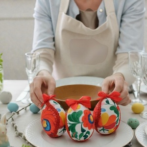 Népi motívumos húsvéti tojás dekoráció � textil borítású, törhetetlen húsvéti dísz - ünnepi díszek, dekorációk - húsvéti díszek és dekorációk - húsvéti asztaldíszek - Meska.hu