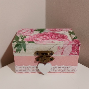 Rózsás dobozka , Ékszer, Ékszertartó, Ékszerdoboz, Festett tárgyak, Decoupage, transzfer és szalvétatechnika, MESKA