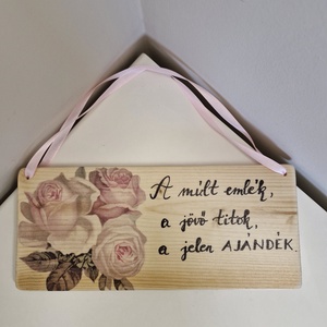 Rózsás natúr ajtódísz (múlt, jelen, jövő) - otthon & életmód - dekoráció - ajtó- és ablak dekoráció - ajtódísz & kopogtató - Meska.hu