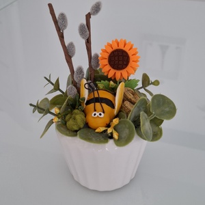 Tavaszi asztaldísz méhecskével - otthon & életmód - virágdekoráció - virágdíszek - asztali virágdísz - Meska.hu