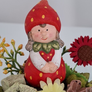 Tavaszi asztaldísz kislánnyal - otthon & életmód - virágdekoráció - virágdíszek - virágdísz kaspóban - Meska.hu