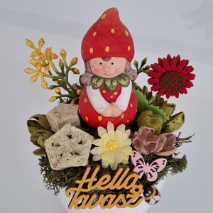 Tavaszi asztaldísz kislánnyal - otthon & életmód - virágdekoráció - virágdíszek - virágdísz kaspóban - Meska.hu