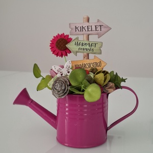 Tavaszi asztaldísz locsolókannában, Otthon & Életmód, Virágdekoráció, Virágdíszek, Asztali virágdísz, , MESKA