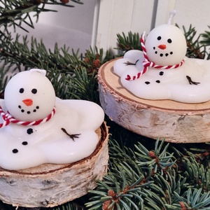 Kézműves gyertyák, elolvadt hóember  - karácsony - karácsonyi lakásdekoráció - karácsonyi illatgyertya, mécses - Meska.hu  Kézműves gyertyák, elolvadt hóember  - karácsony - karácsonyi lakásdekoráció - karácsonyi illatgyertya, mécses - Meska.hu