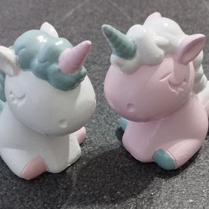 Cuki unikornis figura - otthon & életmód - dekoráció - asztal és polc dekoráció - asztaldísz - Meska.hu