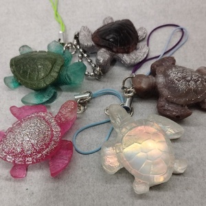 Teknős dísz több színben - táska & tok - kulcstartó & táskadísz - kulcstartó - Meska.hu