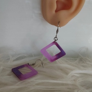 Lila foszforeszkáló füli - ékszer - fülbevaló - lógó fülbevaló - Meska.hu