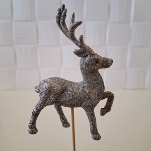 Glitteres szarvas betűző-ezüst - kellékek & szerszámok - dekorációs kellékek - figurák - Meska.hu