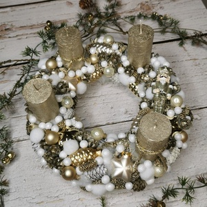 Arany-fehér adventi koszorú diótörővel - karácsony - adventi díszek - adventi koszorú - Meska.hu