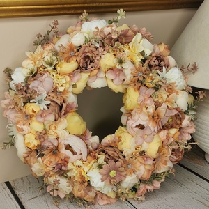 Tavaszi virágos kopogtató - otthon & életmód - dekoráció - ajtó- és ablak dekoráció - ajtódísz & kopogtató - Meska.hu