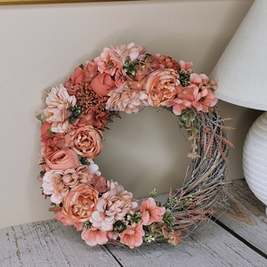 Korall virágos kopogtató - otthon & életmód - dekoráció - ajtó- és ablak dekoráció - ajtódísz & kopogtató - Meska.hu