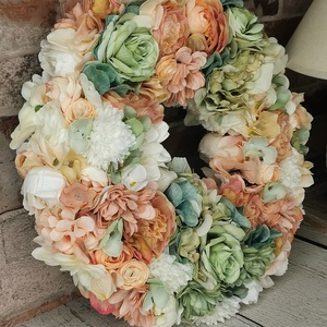 Tavaszi selyemvirágos kopogtató - otthon & életmód - dekoráció - ajtó- és ablak dekoráció - ajtódísz & kopogtató - Meska.hu