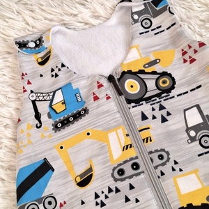 Munkagépes Kamáslis Tipegő hálózsák - baba - mama - babaruházat - baba hálózsák, bundazsák - Meska.hu