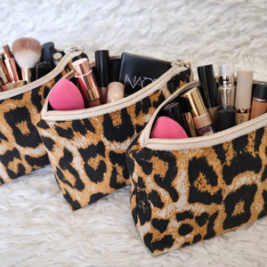 Leopárdmintás neszeszer � kézzel készült, bojtos cipzárral - Meska.hu