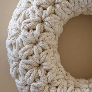  Horgolt adventi koszorú bézs csillogós színben - karácsony - adventi díszek - adventi koszorú - Meska.hu