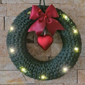  Horgolt fenyőzöld kopogtató LED-es fényfüzérrel, Karácsony, Karácsonyi lakásdekoráció, Karácsonyi ajtódíszek, Horgolás, MESKA