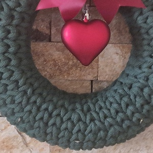  Horgolt fenyőzöld kopogtató LED-es fényfüzérrel - karácsony - karácsonyi lakásdekoráció - karácsonyi ajtódíszek - Meska.hu