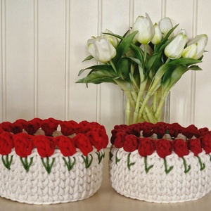 Horgolt tulipános kosár - Meska.hu