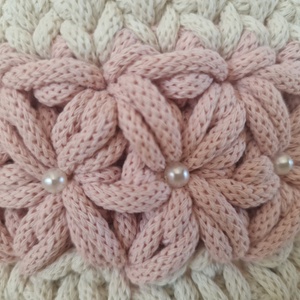 Horgolt kosár virágmintával, gyöngyökkel  - otthon & életmód - tárolás & rendszerezés - tárolókosár - Meska.hu