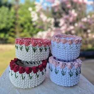 Horgolt tulipános kosár - otthon & életmód - tárolás & rendszerezés - tárolókosár - Meska.hu