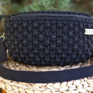 Fekete horgolt  crossbody táska kékeszöld csillogással - Meska.hu