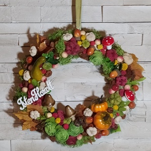 Őszi apró, száraz virágos ajtódísz, kopogtató  Isten hozott felirattal.Dísztökkel, gombával,sünivel, 25 cm - Meska.hu