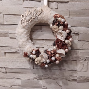 Karácsonyi ajtódísz, kopogtató, pihe puha szőrmés alapon réz-fehér dekorációval. 20cm - karácsony - Meska.hu