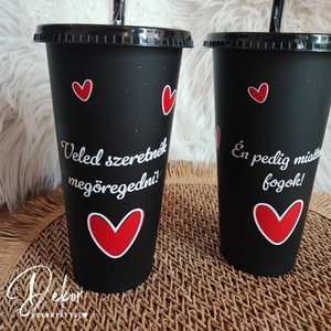 Páros szerelmes pohár szett fedővel és szívószállal - 710 ml - valentin-napra, évfordulóra, szülinapra - esküvő - emlék & ajándék - nászajándék - esküvői pohár, pohárszett - Meska.hu