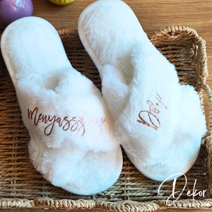 Menyasszonyi/koszorúslány készülődős papucs, pihe-puha esküvői készülődős szőrmés papucs - esküvő - kiegészítők - esküvői köntös - Meska.hu