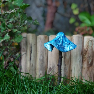 Kék libbenő szoknyagomba, Otthon & Életmód, Ház & Kert, Kerti dísz, Gyurma, Festett tárgyak, MESKA
