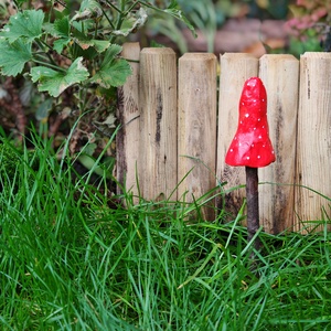 Fényes piros gombavirág - otthon & életmód - ház & kert - kerti dísz - Meska.hu