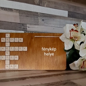 Képtartó scrabble betűkkel, Otthon & Életmód, Dekoráció, Kép & Falikép, Táblakép, Famegmunkálás, Festett tárgyak, MESKA