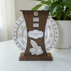 Ballagási Egyedi öröknaptár, Otthon & Életmód, Dekoráció, Asztal és polc dekoráció, Asztaldísz, Gravírozás, pirográfia, MESKA