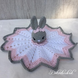 Horgolt nyuszis szundikendő  -  - Meska.hu