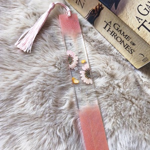 Gyönyörű epoxy könyvjelző, virágos  - Meska.hu