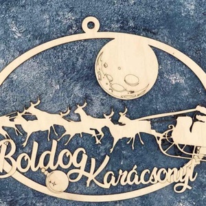 Ajtódísz 18 cm x 25,5 cm - Mikulás Szarvasokkal - Karácsonyi Ajtó Dekoráció Fából (Advent  Dekorációk és Kiegészítők), Karácsony, Karácsonyi lakásdekoráció, Karácsonyi ajtódíszek, Famegmunkálás, MESKA