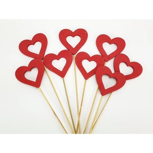 Piros fa lyukas pálcás szívek 8db/csomag (Valentin napi ajándékok), Esküvő, Dekoráció, Sütidísz, Mindenmás, MESKA