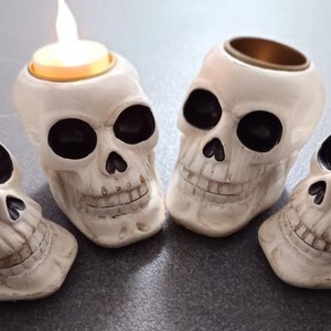 Koponya mécsestartó 10x7,5cm (Halloween dekorációk és díszek) - Meska.hu